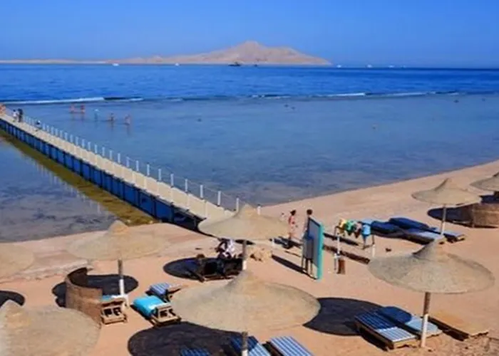 Charmillion Gardens Aquapark Resort 5*
