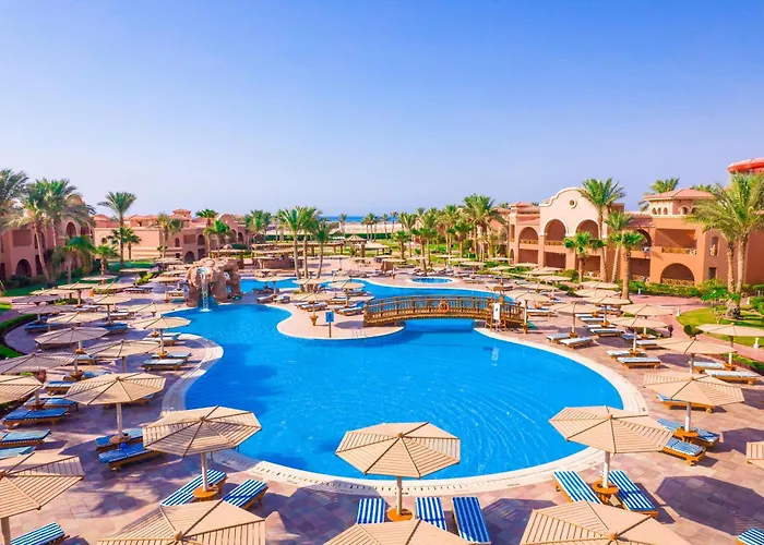 Charmillion Gardens Aquapark Resort 5*