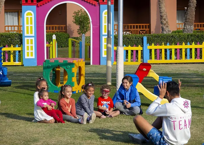 Charmillion Gardens Aquapark 5*