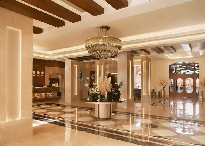 Charmillion Gardens Aquapark Resort 5*