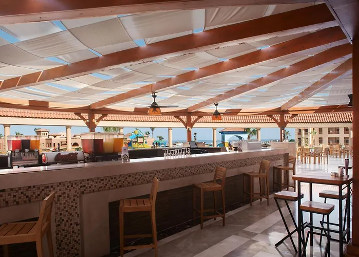 Resort Charmillion Gardens Aquapark 5*