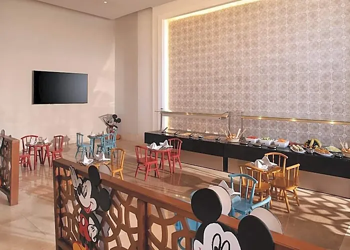 Charmillion Gardens Aquapark Resort 5*